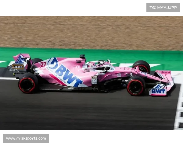 英国站霍肯伯格登台，梅赛德斯策略制胜